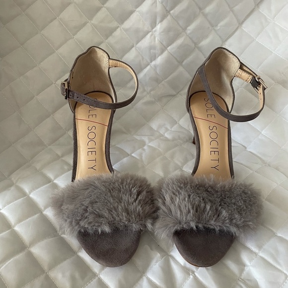 New Sole Society Annaya Furry Heels 6.5 - Picture 3 of 5